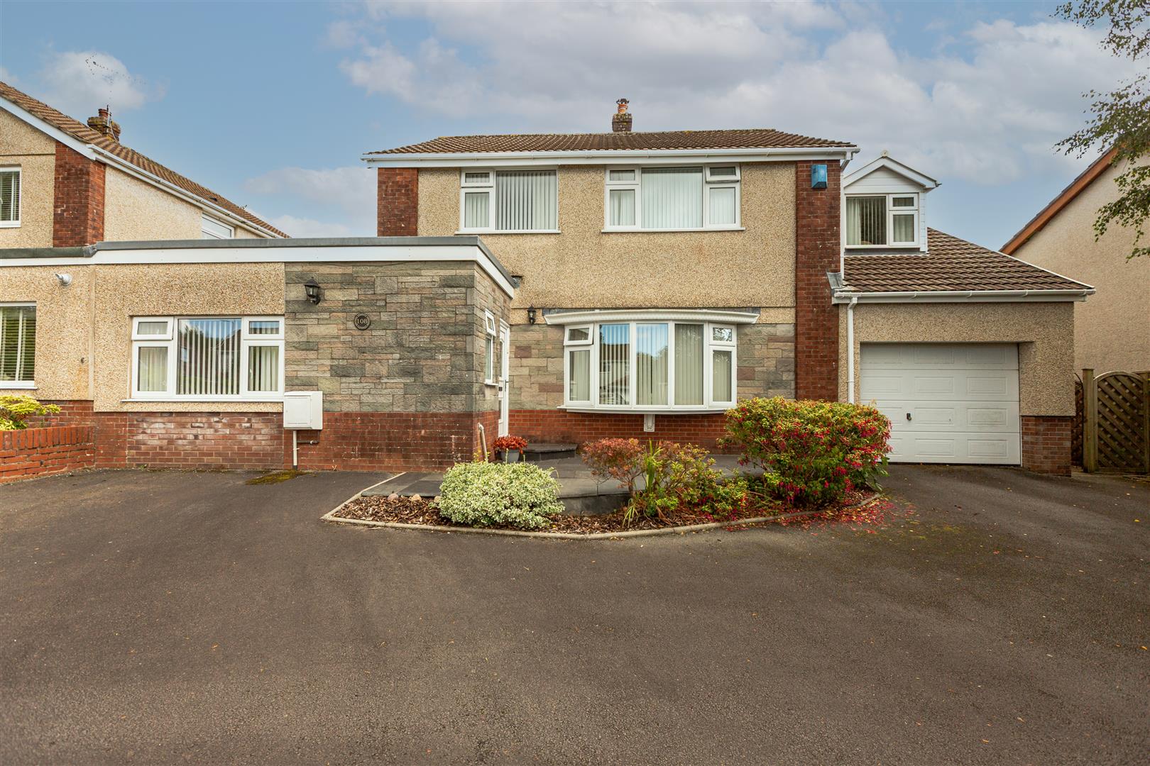 Saunders Way, Sketty, Swansea, SA2 8BJ
